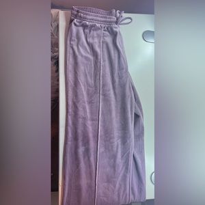 never worn! size medium!